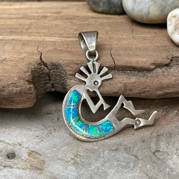 Vintage Kokopelli Native American Fetish Pendant in Sterling & Blue Fire Opal - Picture 11 of 12